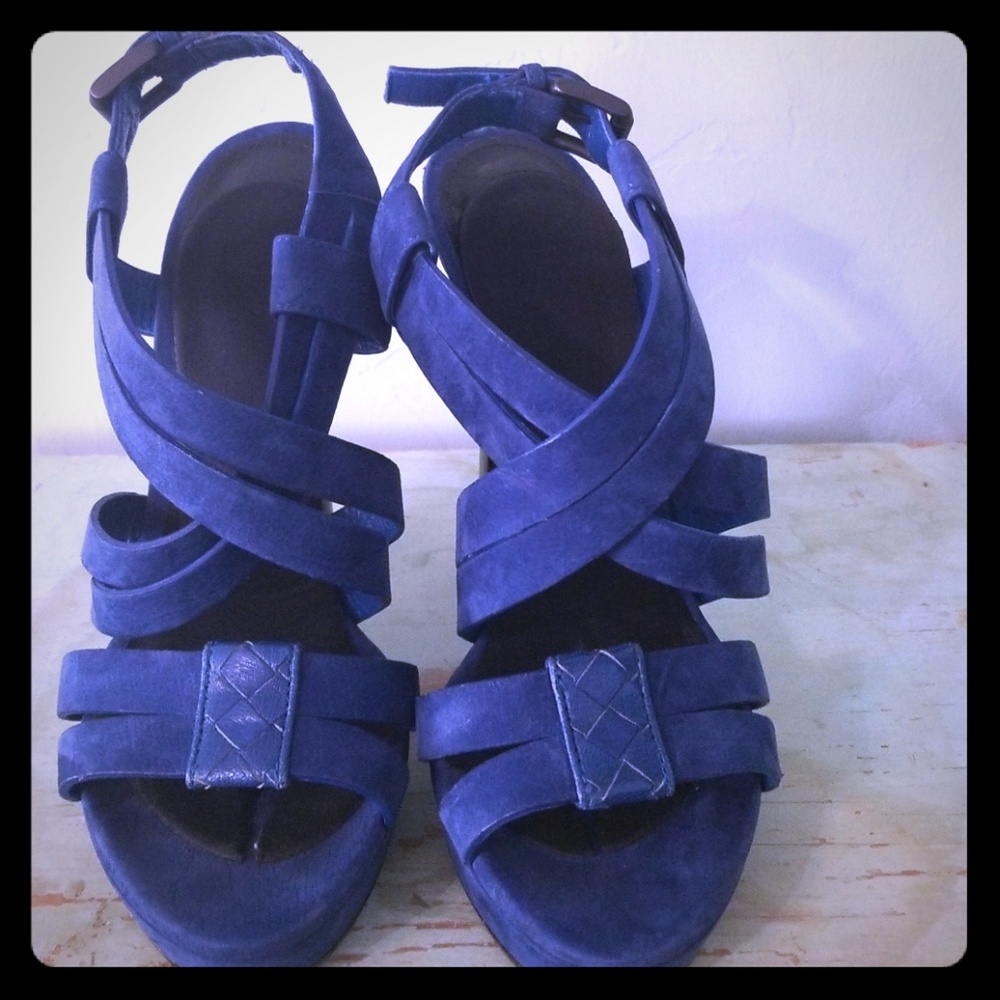 Bottega Suede Stilletos worn by Lisa Edelstein